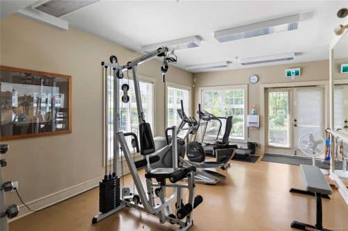 104-5670 Edgewater Lane, Nanaimo, BC - Indoor Photo Showing Gym Room