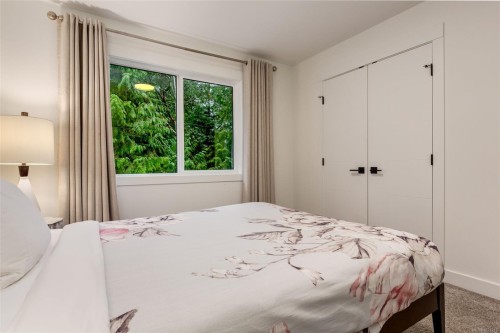 228 Golden Oaks Cres, Nanaimo, BC - Indoor Photo Showing Bedroom