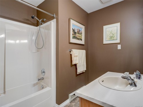 8618 Kingcome Cres, North Saanich, BC 