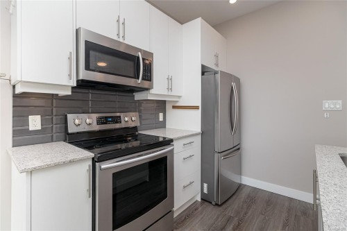 504-1020 Inverness Rd, Saanich, BC - Indoor Photo Showing Kitchen With Stainless Steel Kitchen