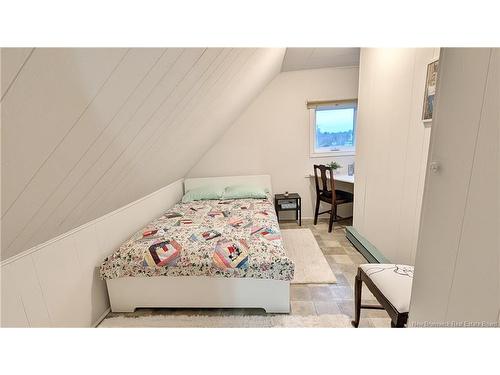 1736 Rue Châtillon, Maisonnette, NB 