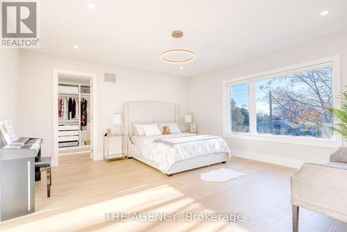 2nd primary sized bedroom w/walk-in closet - 519 Third Line, Oakville, ON - Indoor Photo Showing Bedroom