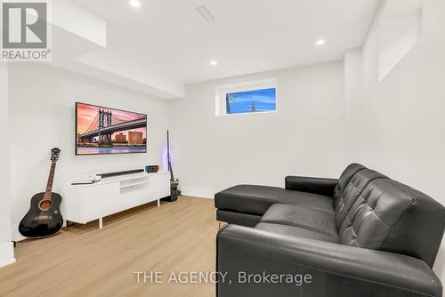 basement gaming room - 519 Third Line, Oakville, ON - Indoor