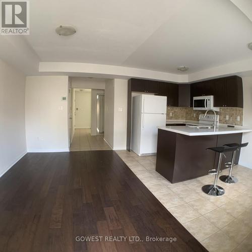 5 - 614 Shoreline Drive, Mississauga, ON - Indoor Photo Showing Kitchen