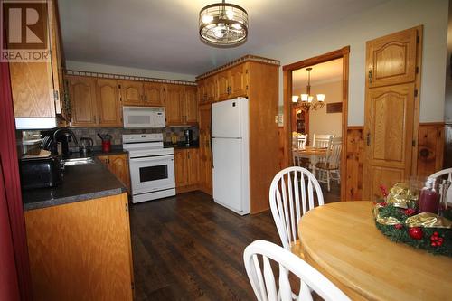 2-4 Meadow Avenue, Heart'S Delight - Islington, NL - Indoor Photo Showing Kitchen