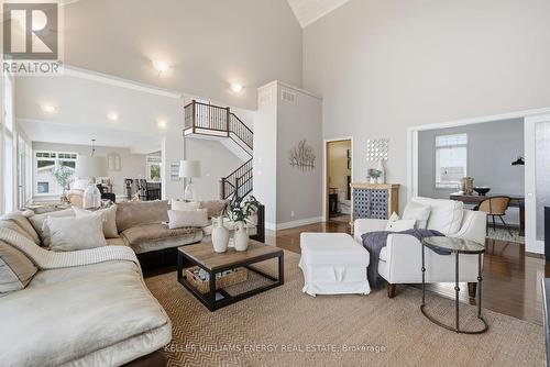 7 Peninsula Drive, Kawartha Lakes (Emily), ON - Indoor Photo Showing Living Room