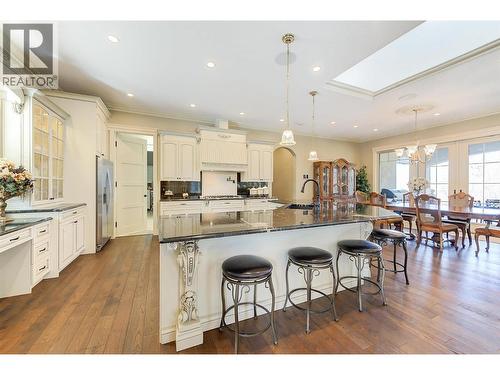2950 Balldock Road, Kelowna, BC - Indoor Photo Showing Kitchen With Upgraded Kitchen