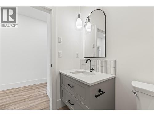 7036 Manning Place, Vernon, BC - Indoor Photo Showing Bathroom