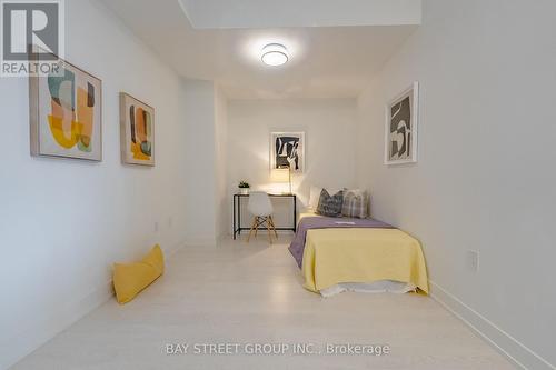 315 - 30 Inn On The Park Drive, Toronto, ON - Indoor Photo Showing Other Room