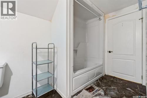 3102 Assiniboine Avenue, Regina, SK - Indoor