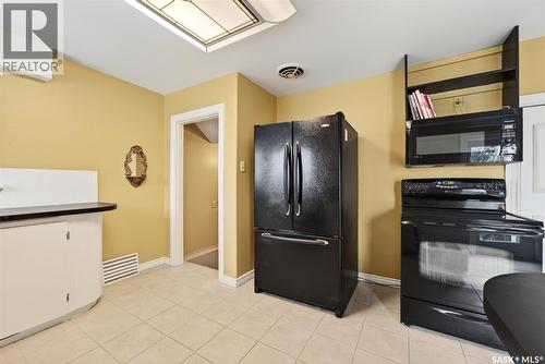 3102 Assiniboine Avenue, Regina, SK - Indoor