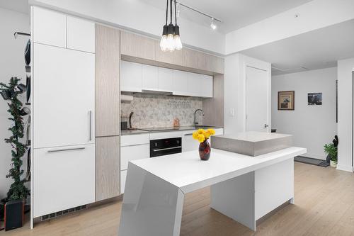 Cuisine - 2706-1188 Rue St-Antoine O., Montréal (Ville-Marie), QC - Indoor Photo Showing Kitchen