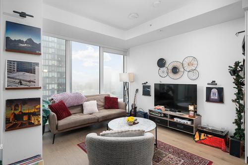 Salon - 2706-1188 Rue St-Antoine O., Montréal (Ville-Marie), QC - Indoor Photo Showing Living Room