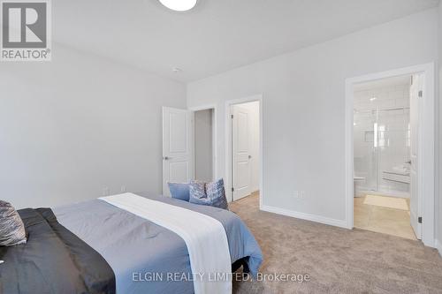 8 Hartland Circle, St. Thomas, ON - Indoor Photo Showing Bedroom