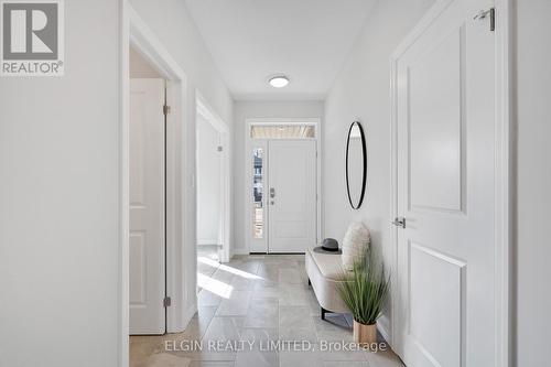 8 Hartland Circle, St. Thomas, ON - Indoor Photo Showing Other Room