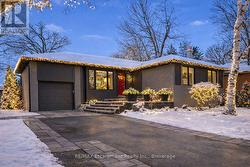 68 GLENMANOR DRIVE N  Oakville (Co Central), ON L6K 2B4