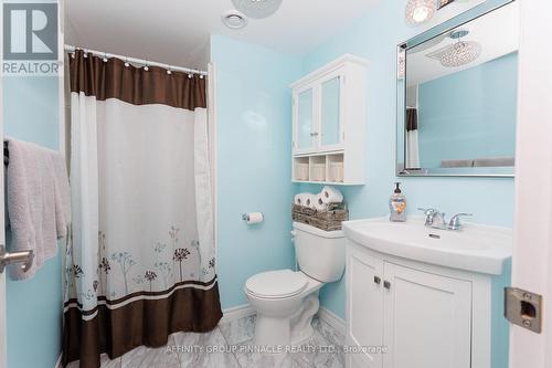 8 Horton Place, Kawartha Lakes (Lindsay), ON - Indoor Photo Showing Bathroom