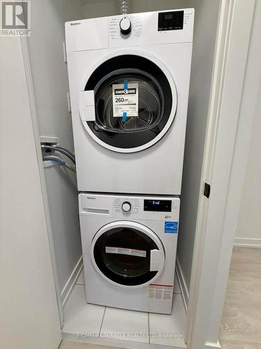 324 - 35 Parliament Street, Toronto, ON - Indoor Photo Showing Laundry Room