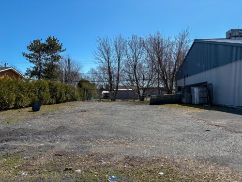 Stationnement - 98  - 100 Grande-Allée, Drummondville, QC - Outdoor