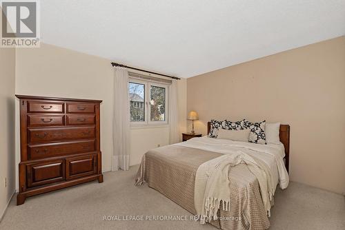46 Otten Drive, Ottawa, ON - Indoor Photo Showing Bedroom