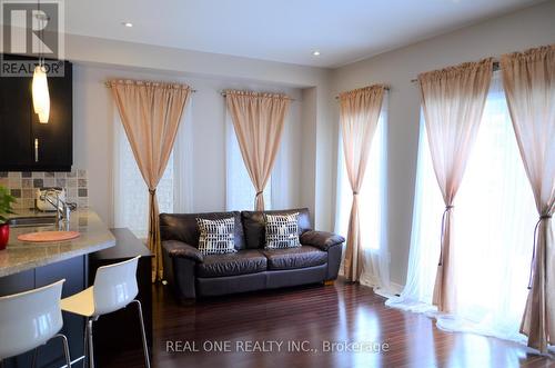 2412 Presquile Drive, Oakville, ON - Indoor Photo Showing Living Room