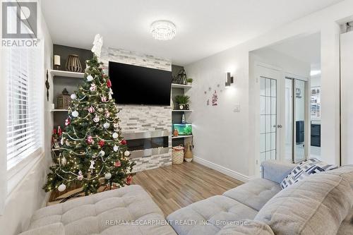 48 Alderson Drive, Cambridge, ON - Indoor Photo Showing Living Room With Fireplace