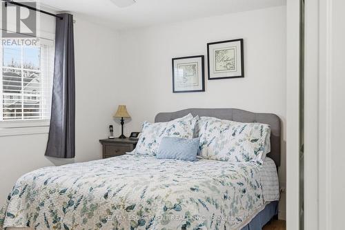 48 Alderson Drive, Cambridge, ON - Indoor Photo Showing Bedroom