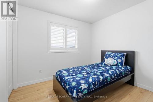 48 Alderson Drive, Cambridge, ON - Indoor Photo Showing Bedroom