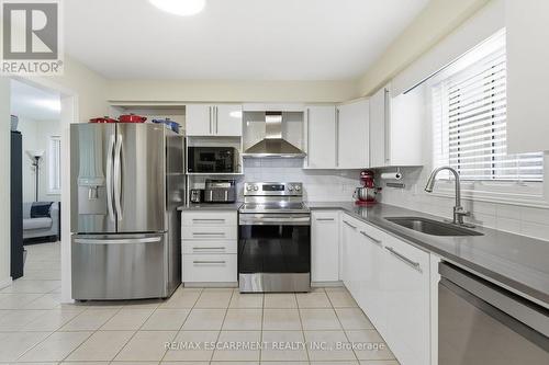 48 Alderson Drive, Cambridge, ON - Indoor Photo Showing Kitchen With Stainless Steel Kitchen