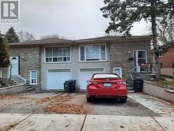 UPPER - 55 REIBER CRESCENT  Toronto, ON M2H 1C3