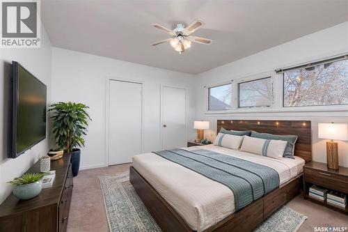 280 Athabasca Street E, Moose Jaw, SK - Indoor Photo Showing Bedroom