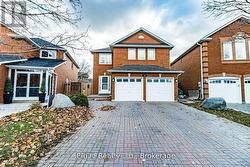40 MUIRLAND CRESCENT  Brampton, ON L6X 4P4