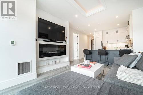 505 - 101 Locke Street S, Hamilton, ON - Indoor Photo Showing Living Room
