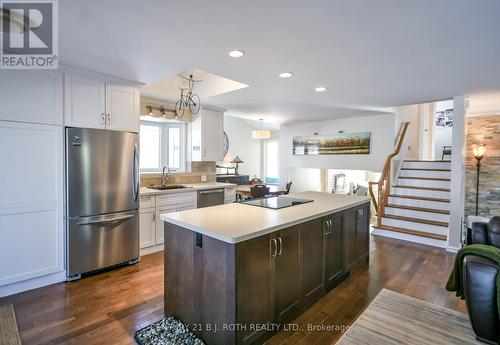3 Marwendy Drive, Barrie, ON - Indoor Photo Showing Kitchen