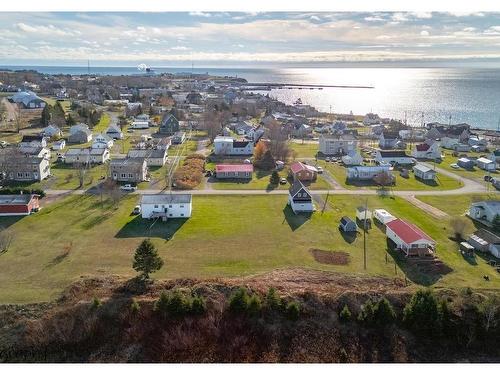 17 Paquet Avenue, Souris, PE 