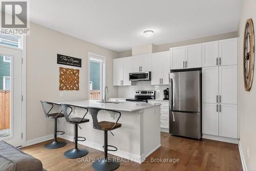 2005 Postilion Street, Ottawa, ON - Indoor Photo Showing Kitchen