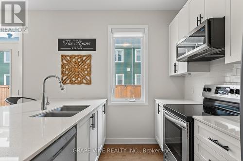 2005 Postilion Street, Ottawa, ON - Indoor Photo Showing Kitchen With Double Sink