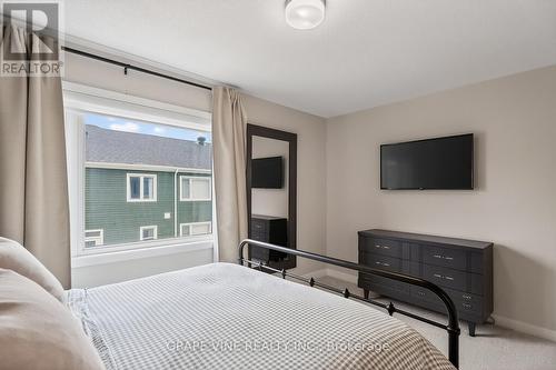 2005 Postilion Street, Ottawa, ON - Indoor Photo Showing Bedroom