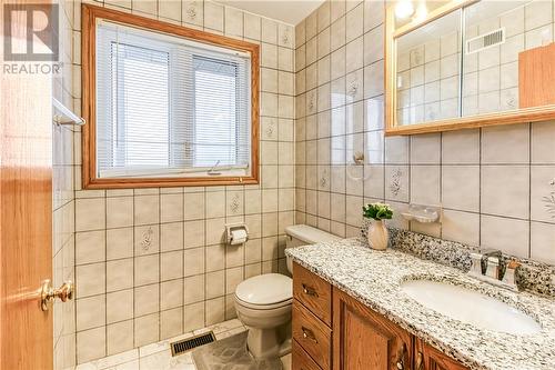 371 Moonrock Avenue, Sudbury, ON - Indoor Photo Showing Bathroom