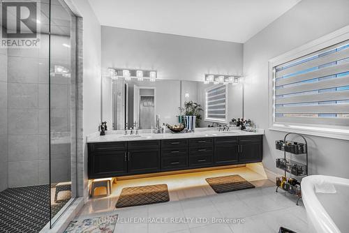 1215 Pondside Trail, Oakville, ON - Indoor Photo Showing Bathroom