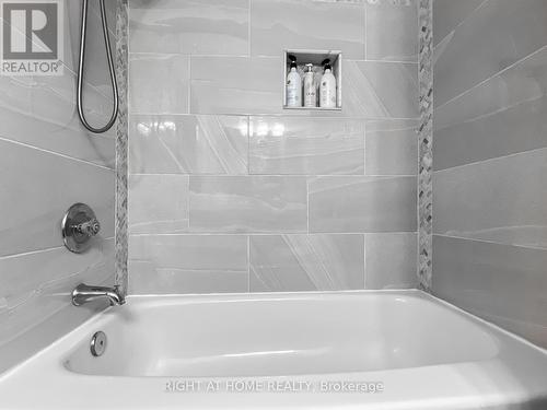 223 - 175 Haig Road, Belleville (Belleville Ward), ON - Indoor Photo Showing Bathroom