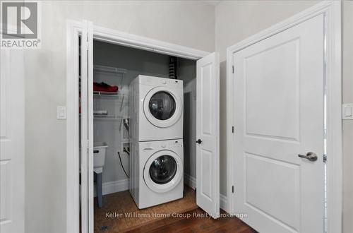 348 Old Stone Road, Waterloo, ON - Indoor Photo Showing Laundry Room