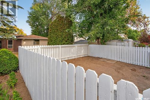 1113 Vaughan Street, Moose Jaw, SK - Outdoor