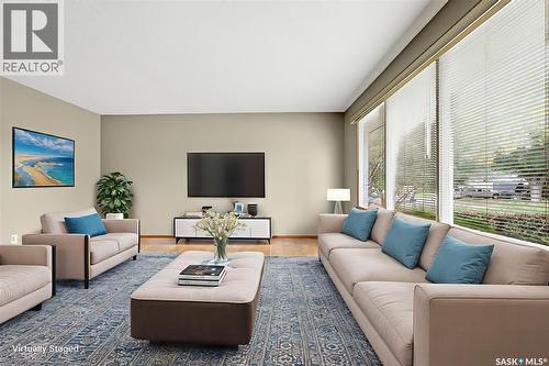 1113 Vaughan Street, Moose Jaw, SK - Indoor Photo Showing Living Room