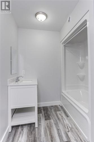 1209 Howey Drive Unit# 4, Sudbury, ON - Indoor Photo Showing Bathroom