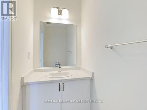 44 Dennis Avenue, Brantford, ON - Indoor Photo Showing Bathroom