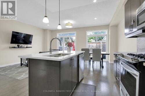 168 Hawkshaw Crescent, Ottawa, ON - Indoor Photo Showing Kitchen With Double Sink With Upgraded Kitchen