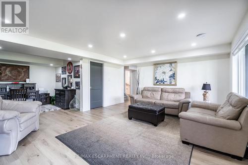16 Whiting Drive, Brant, ON - Indoor Photo Showing Living Room