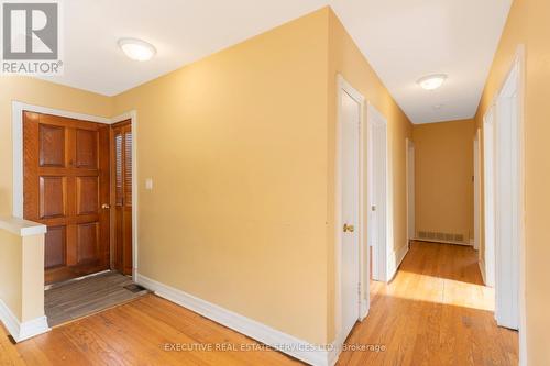 139 Pandora Circle, Toronto, ON - Indoor Photo Showing Other Room