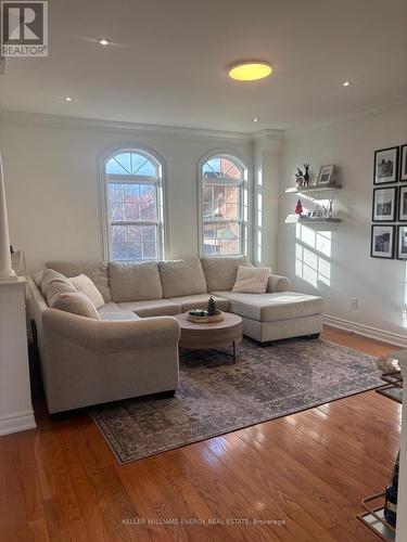 8 - 575 Steeple Hill, Pickering (Woodlands), ON - Indoor Photo Showing Living Room